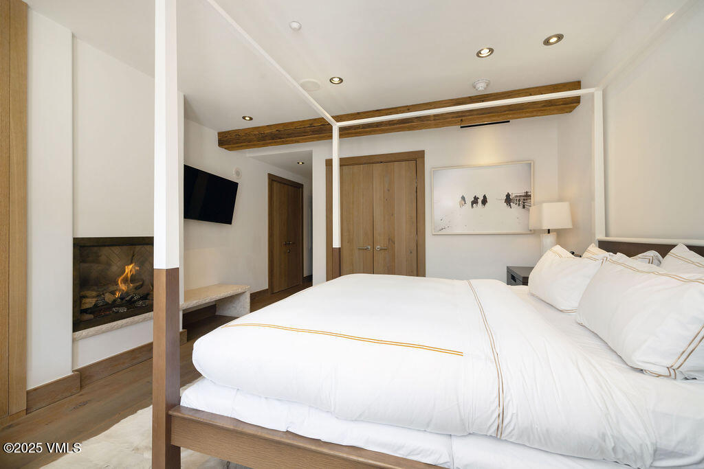 1 Willow Bridge Road, Unit 26 Vail, CO 81657 - Photo 10 of 26 2504_one_willow_bridge_26_interior_prima