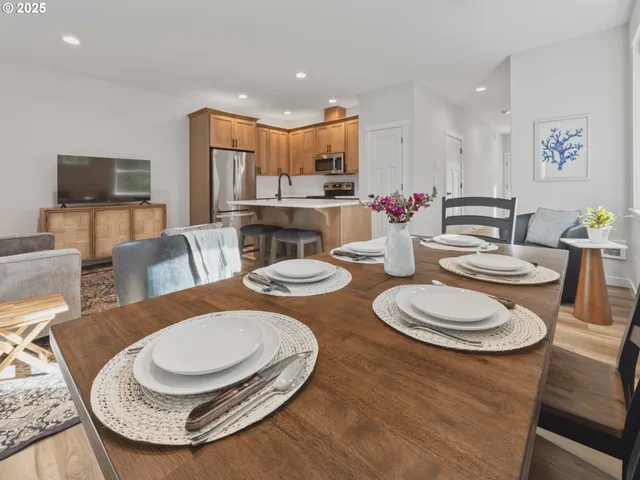 $409,000 | 1455 Southeast Marine Avenue, Lincoln City, OR 97367