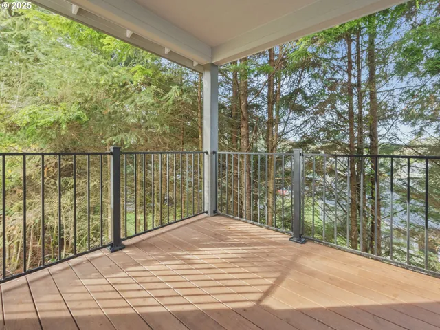 $409,000 | 1455 Southeast Marine Avenue, Lincoln City, OR 97367