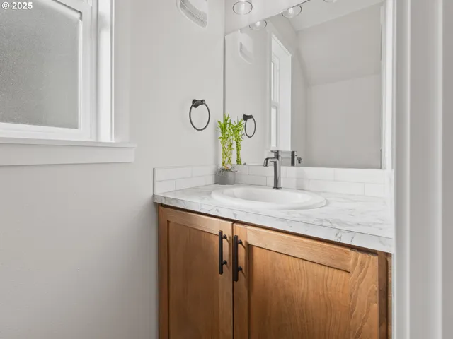 $409,000 | 1455 Southeast Marine Avenue, Lincoln City, OR 97367