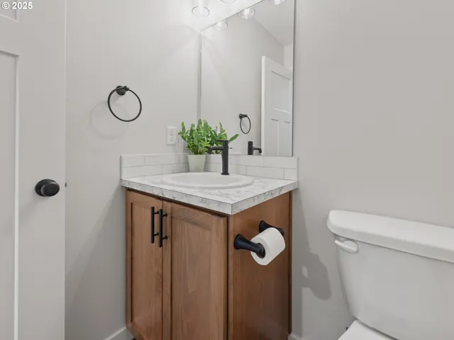 $409,000 | 1455 Southeast Marine Avenue, Lincoln City, OR 97367