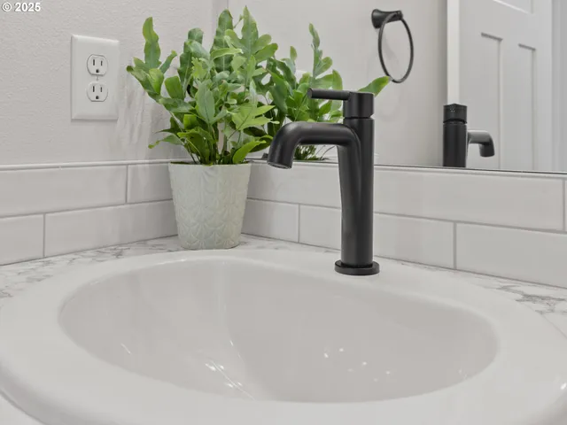 $409,000 | 1455 Southeast Marine Avenue, Lincoln City, OR 97367