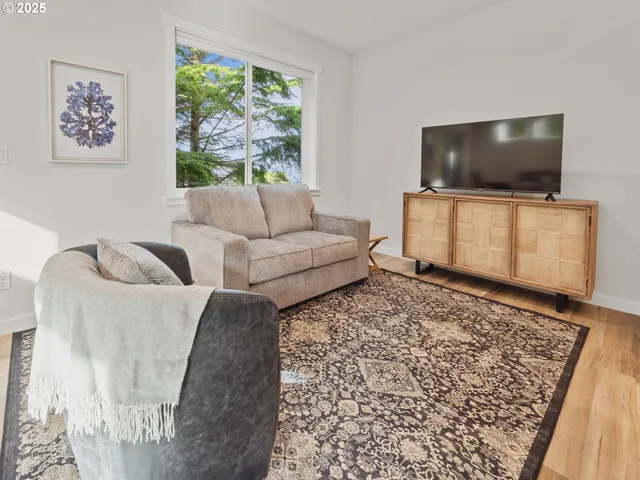 $409,000 | 1455 Southeast Marine Avenue, Lincoln City, OR 97367