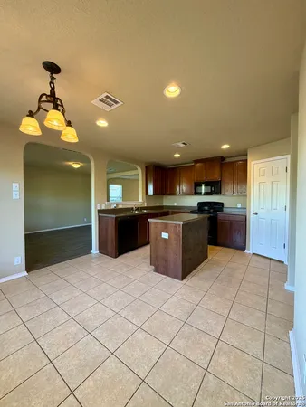$1,650 | 7027 Fisherman Sky, San Antonio, TX 78244