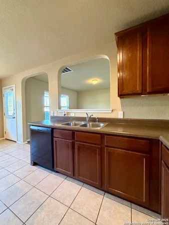 $1,650 | 7027 Fisherman Sky, San Antonio, TX 78244