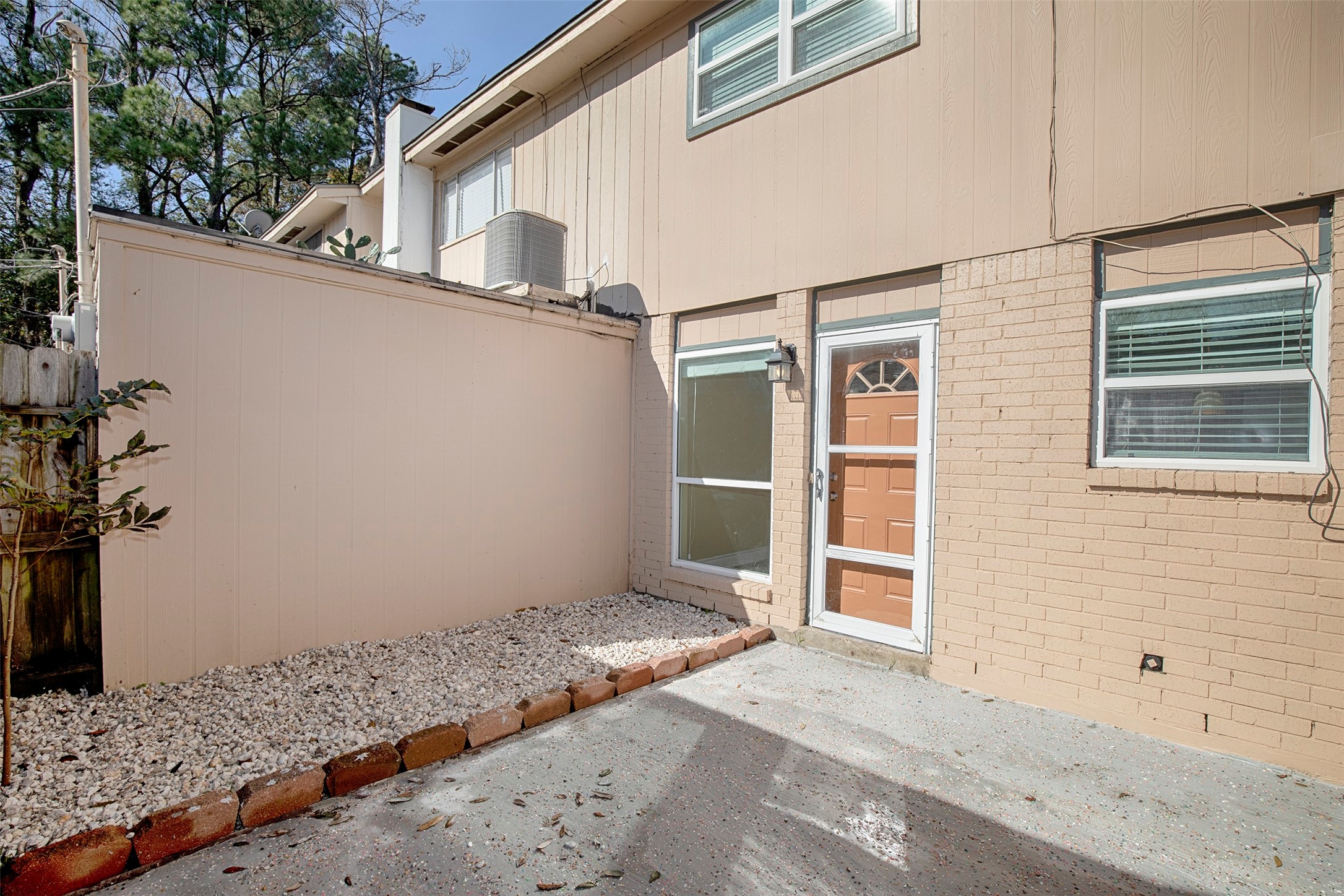 431 Sunset Drive, Unit 2 Dickinson, TX 77539 - Photo 24 of 25 a view of a house with backyard