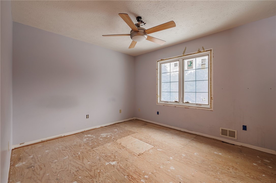 429 Bartell Lane Webster, NY 14580 - Photo 23 of 28