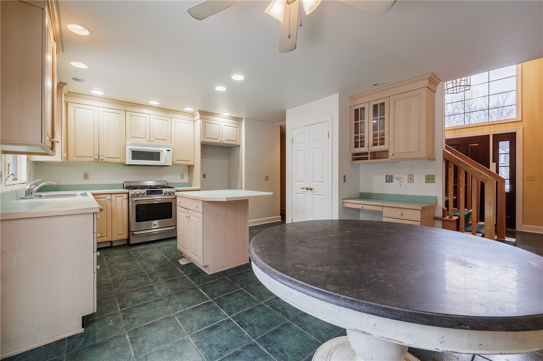 429 Bartell Lane Webster, NY 14580 - Photo 10 of 28