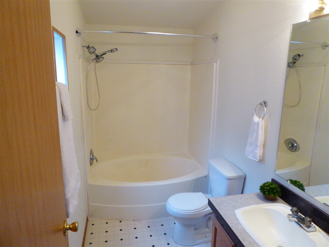 13711 South Madison Road Valleyford, WA 99036 - Photo 8 of 17