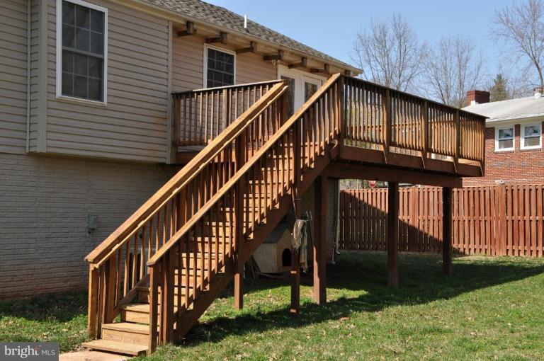 7401 Bull Run Road Manassas, VA 20111 - Photo 20 of 22 a view of outdoor space and deck