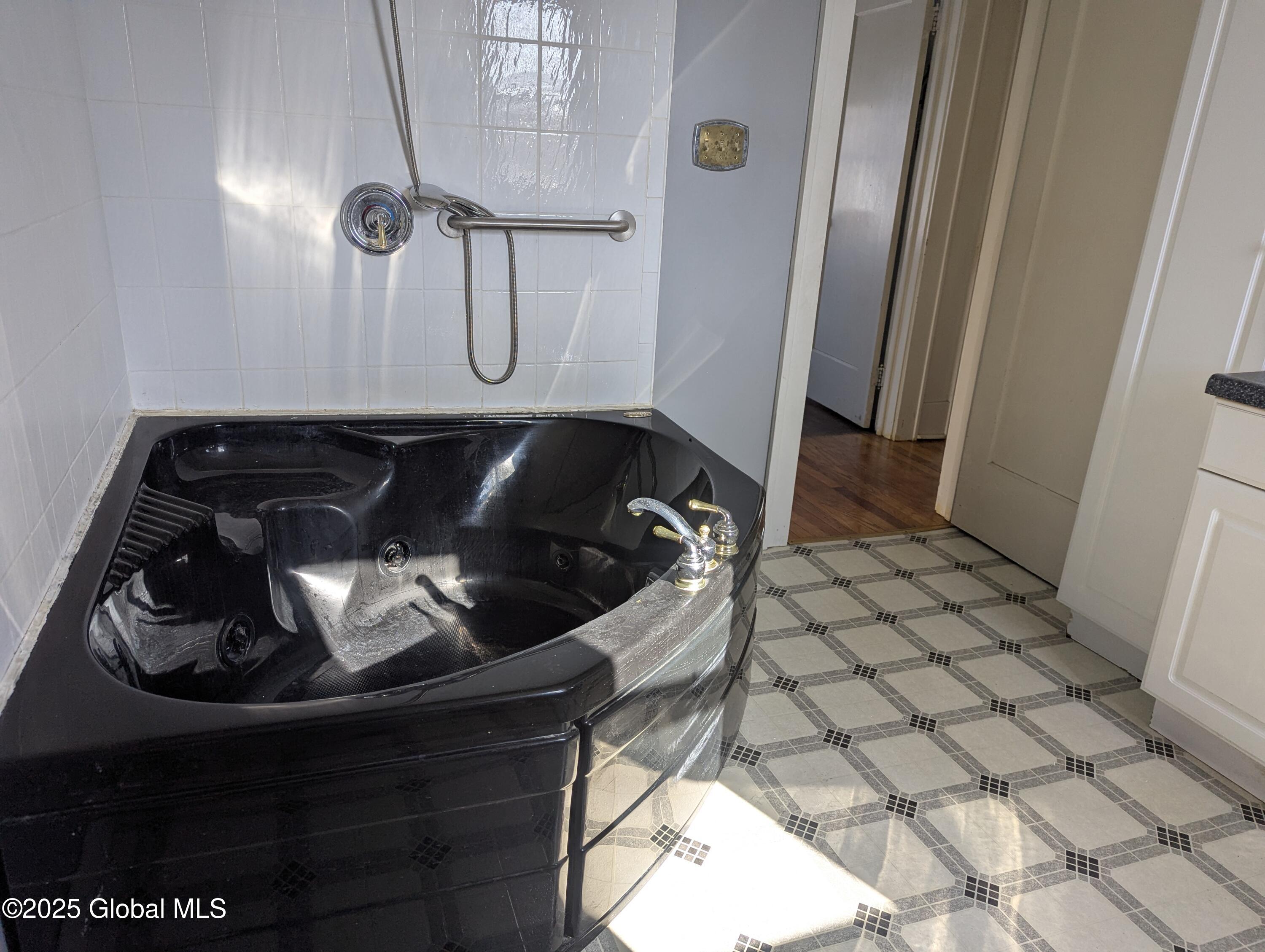 2 Woolard Avenue Colonie, NY 12205 - Photo 19 of 30 PXL_20250327_134026694