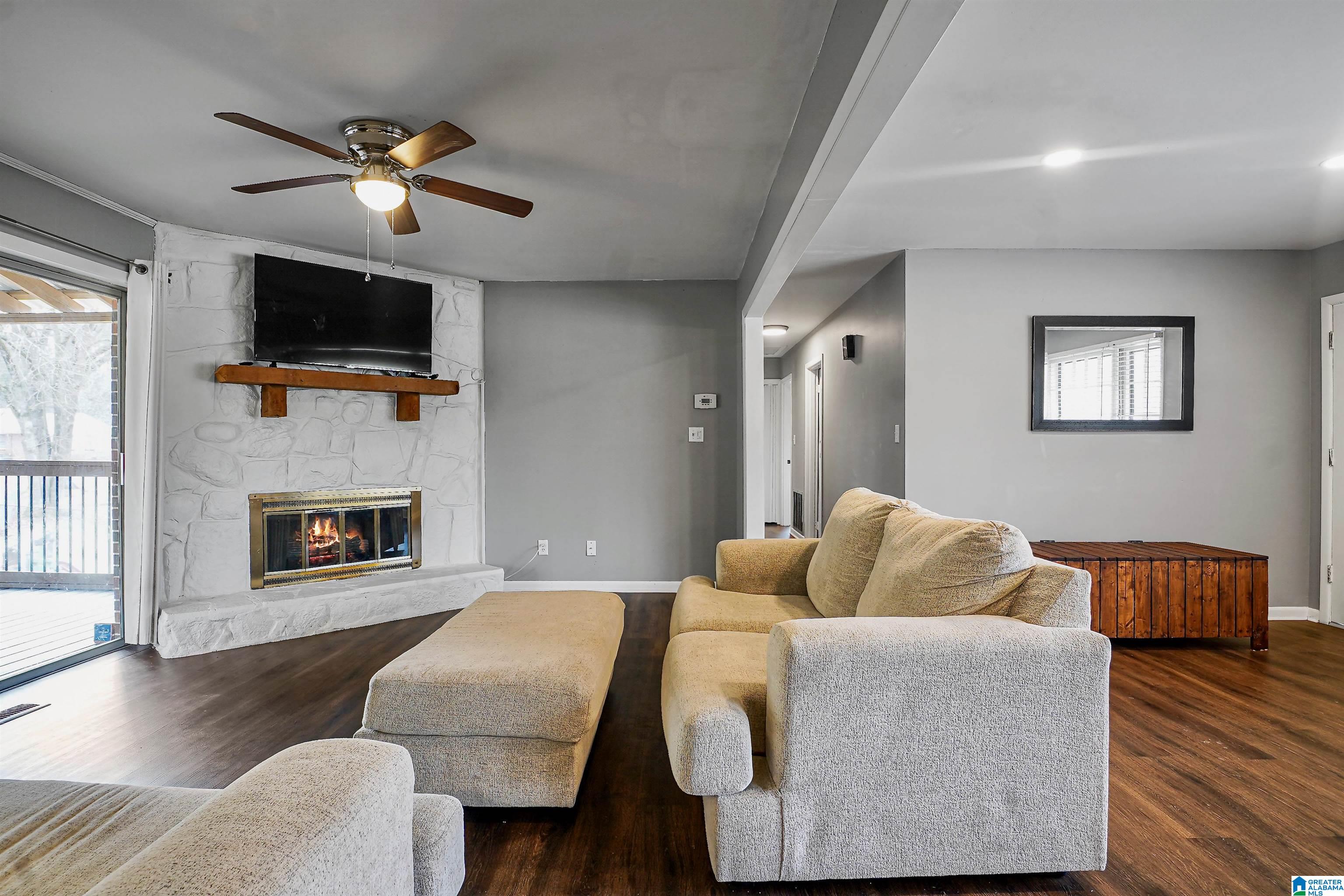 250 Pamela Drive Calera, AL 35040 - Photo 6 of 25