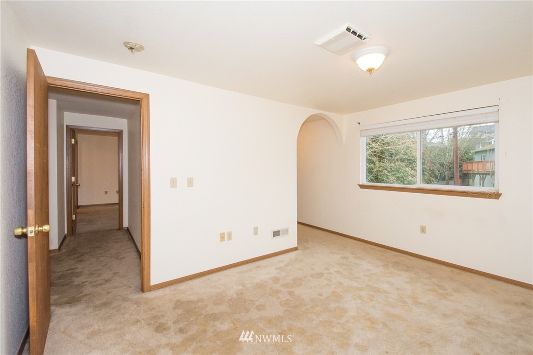 2911 Crystal Springs Road West University Place, WA 98466 - Photo 16 of 25 Gallery Image 16