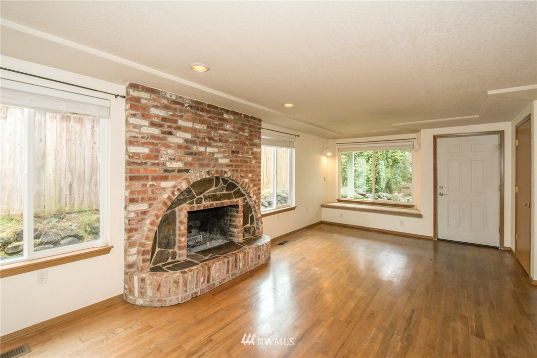 2911 Crystal Springs Road West University Place, WA 98466 - Photo 3 of 25 Gallery Image 3
