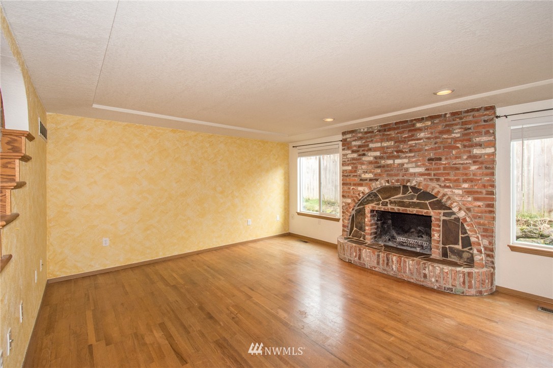 2911 Crystal Springs Road West University Place, WA 98466 - Photo 6 of 25 Gallery Image 6