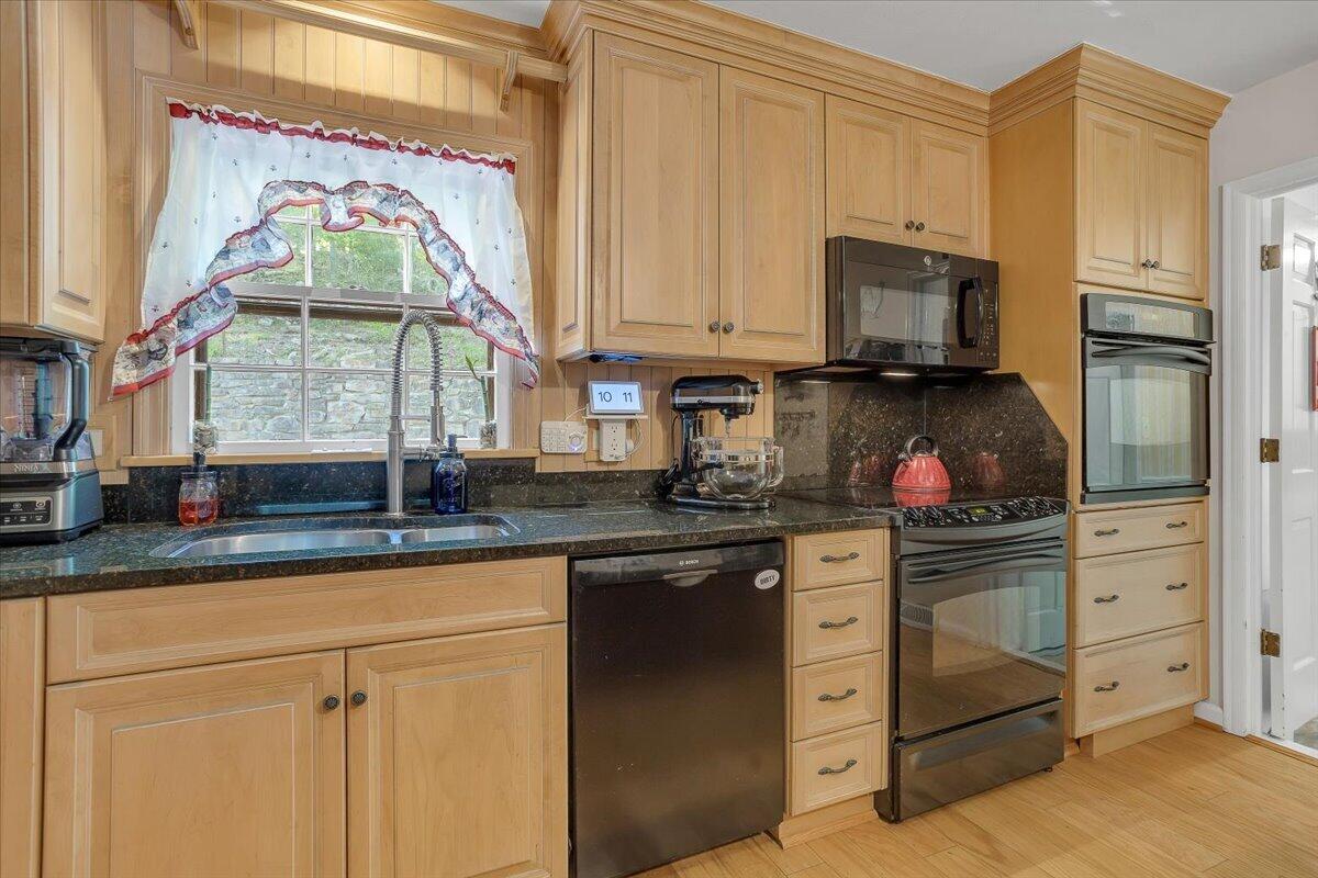 3450 Brymoor Road Southwest Roanoke, VA 24018 - Photo 13 of 45 14-3450 Brymoor Rd SW_14