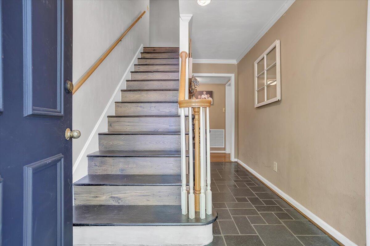 3450 Brymoor Road Southwest Roanoke, VA 24018 - Photo 5 of 45 06-3450 Brymoor Rd SW_06