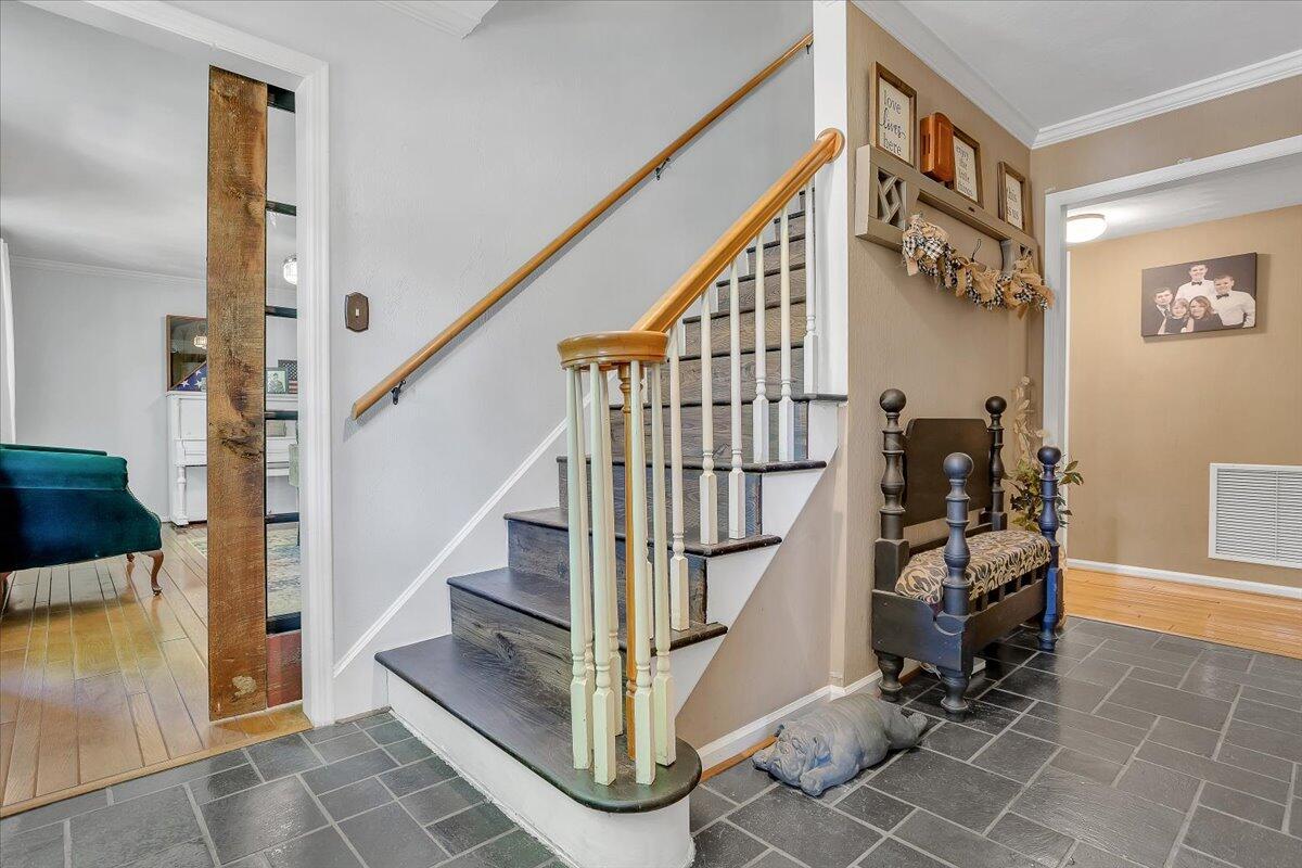3450 Brymoor Road Southwest Roanoke, VA 24018 - Photo 6 of 45 07-3450 Brymoor Rd SW_07