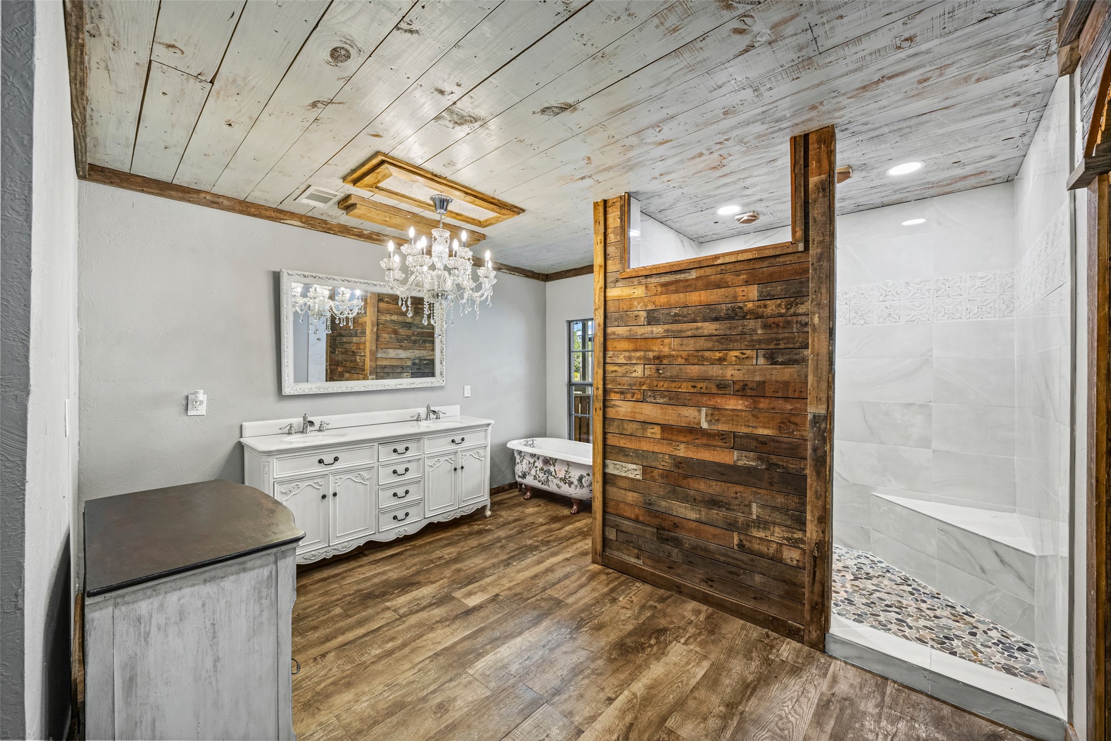 577 County Road 138 Jasper, TX 75951 - Photo 16 of 45 a view of walk in closet