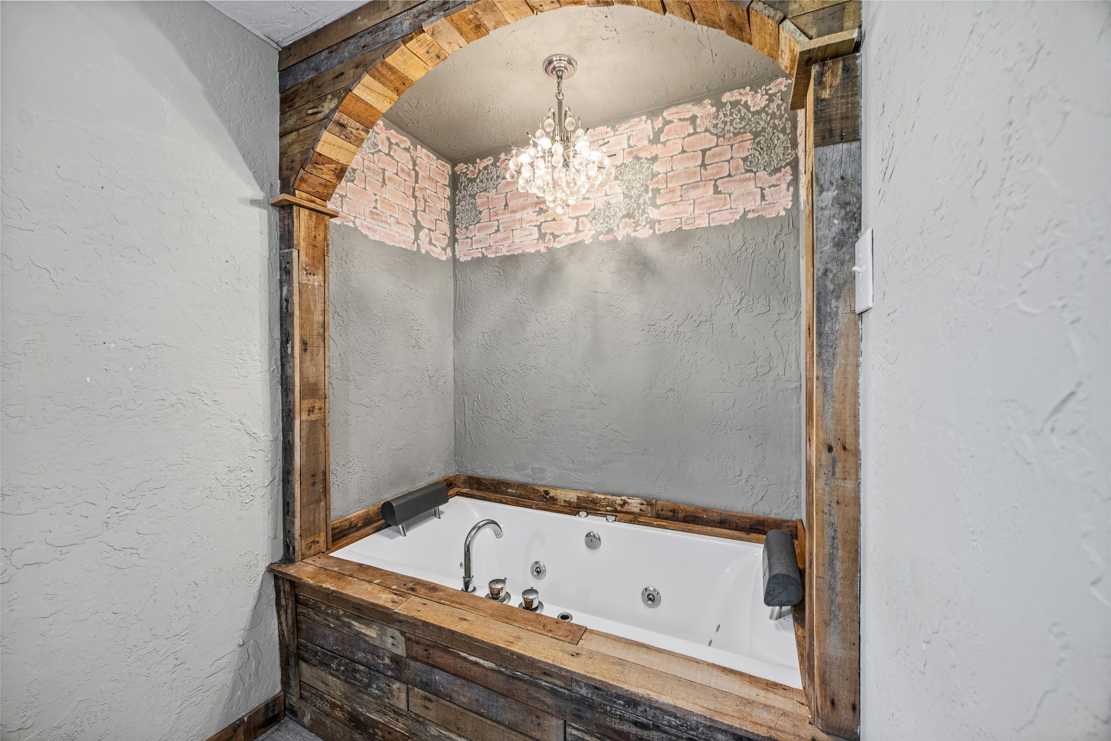 577 County Road 138 Jasper, TX 75951 - Photo 29 of 45 a bathroom with a tub and shower