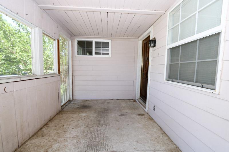 914 E Street Reedley, CA 93654 - Photo 3 of 35