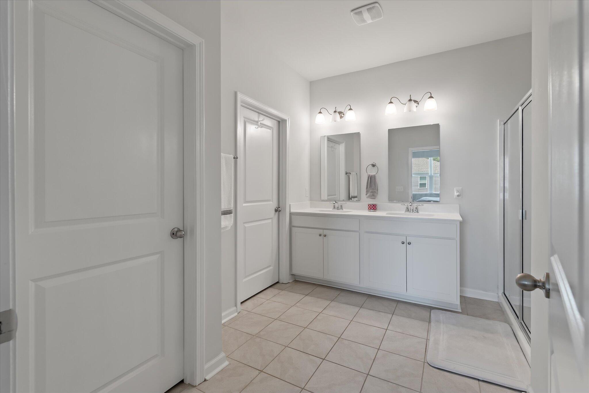 411 Bering Lane Summerville, SC 29486 - Photo 18 of 36 18 Ensuite