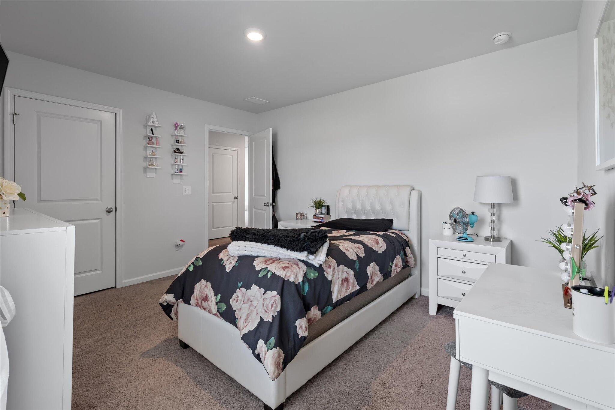 411 Bering Lane Summerville, SC 29486 - Photo 27 of 36 27 Bedroom 3