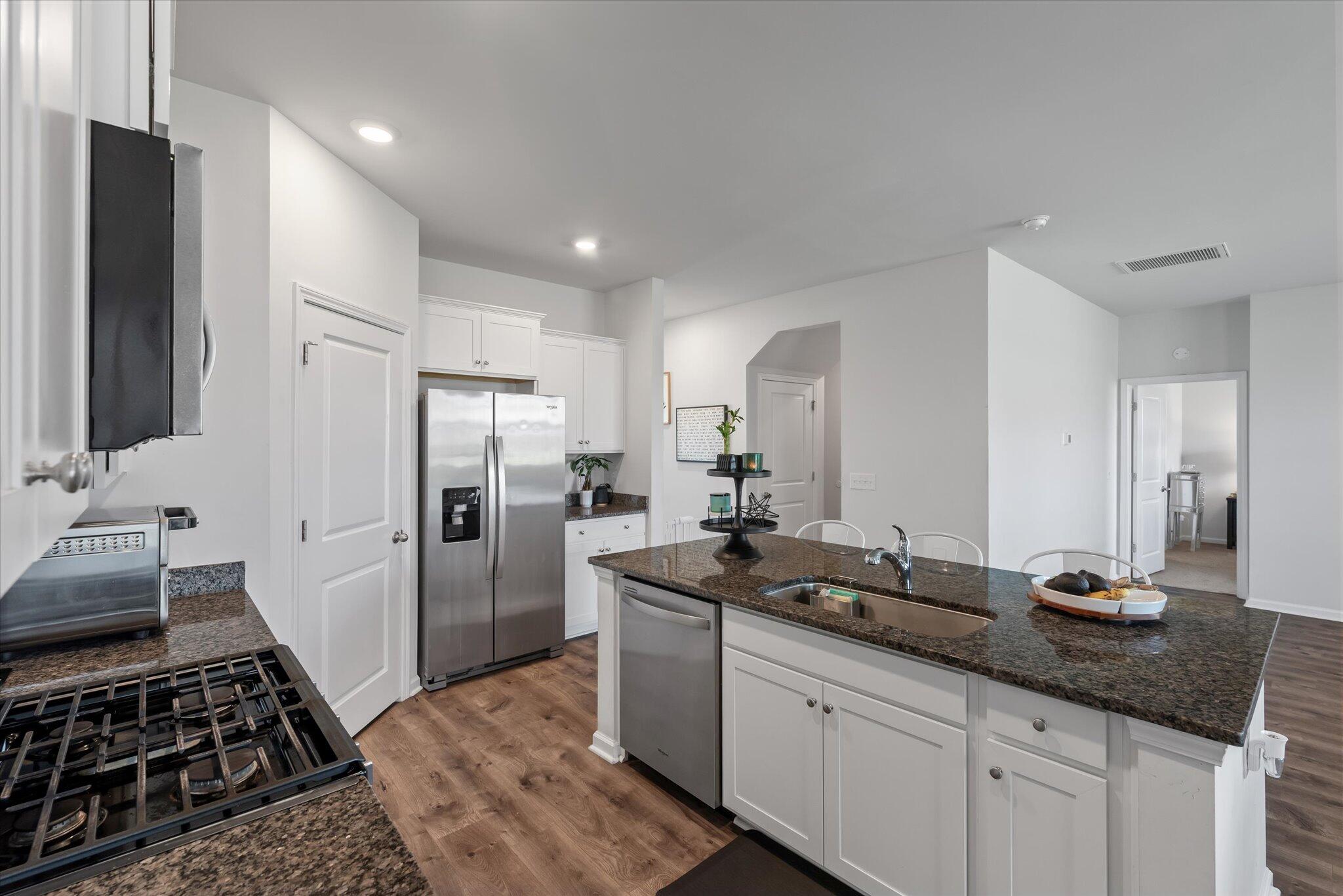 411 Bering Lane Summerville, SC 29486 - Photo 9 of 36 9 Kitchen