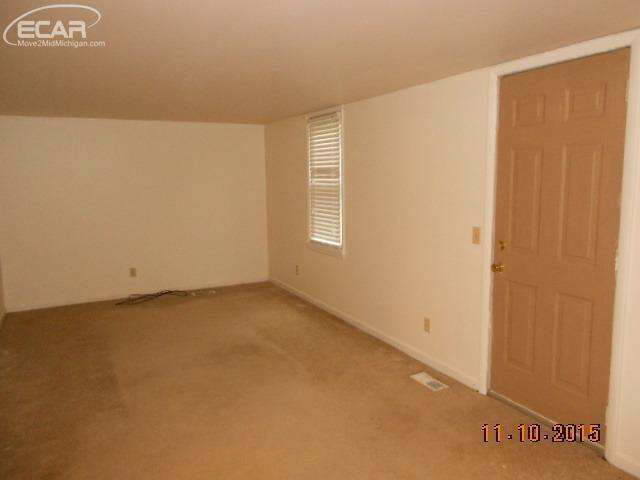 13461 North Vassar Road Millington, MI 48746 - Photo 6 of 14 20452889-5.JPG