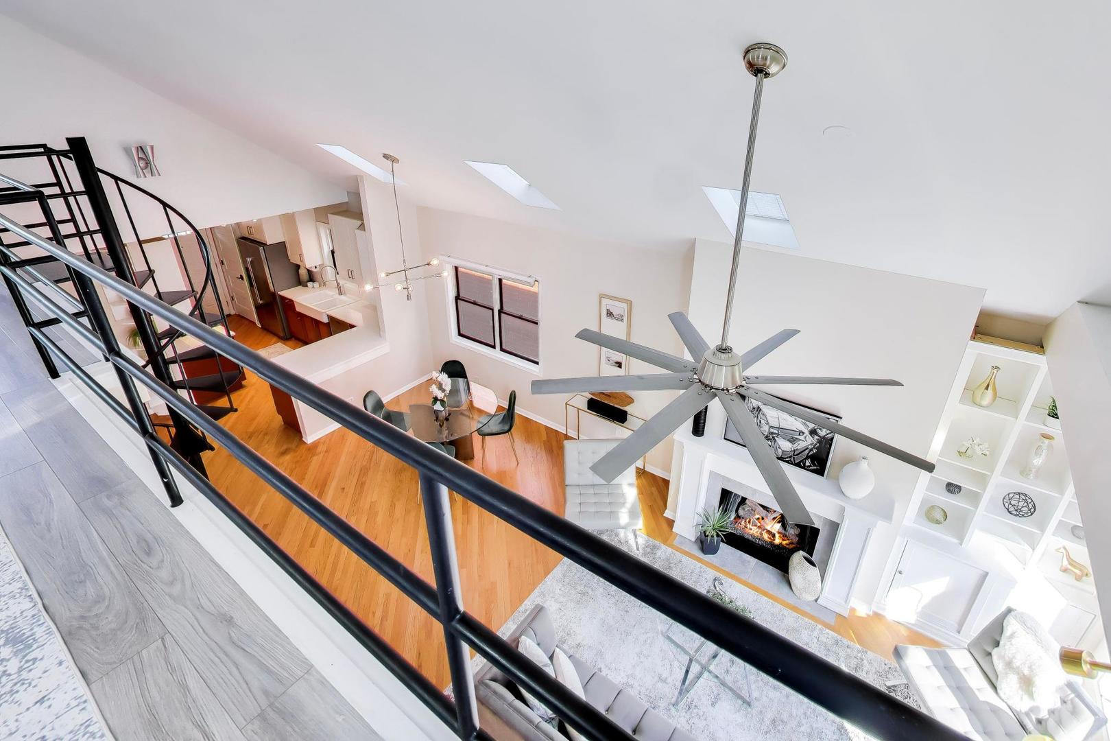 1532 West Fry Street, Unit 3 Chicago, IL 60642 - Photo 15 of 36 a living room with furniture
