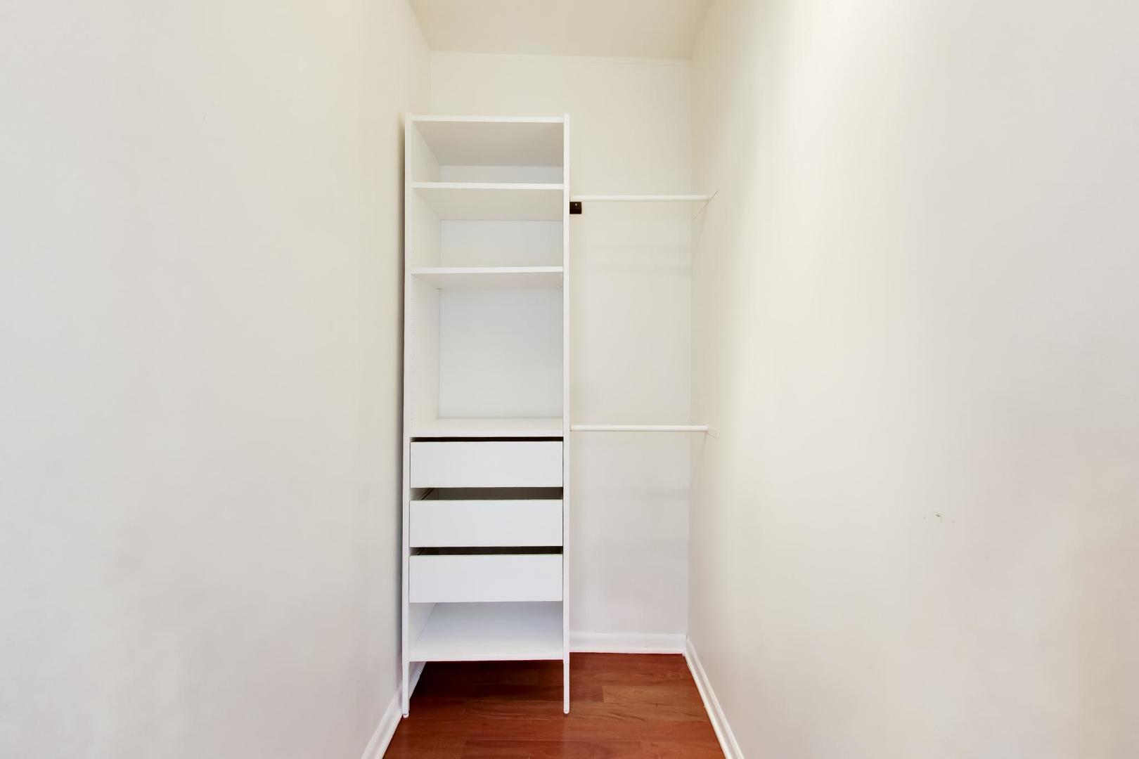 1532 West Fry Street, Unit 3 Chicago, IL 60642 - Photo 28 of 36 a view of closet