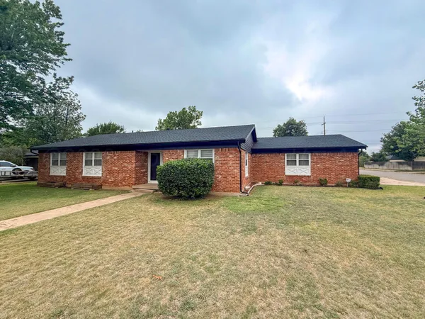 $197,000 | 1825 North Evergreen Street, Pampa, TX 79065