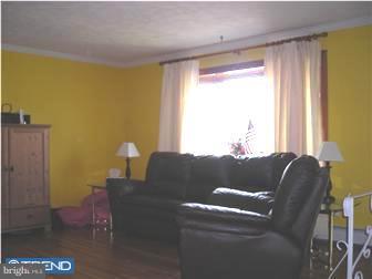 3444 Brookview Road Philadelphia, PA 19154 - Photo 4 of 12 Living Room