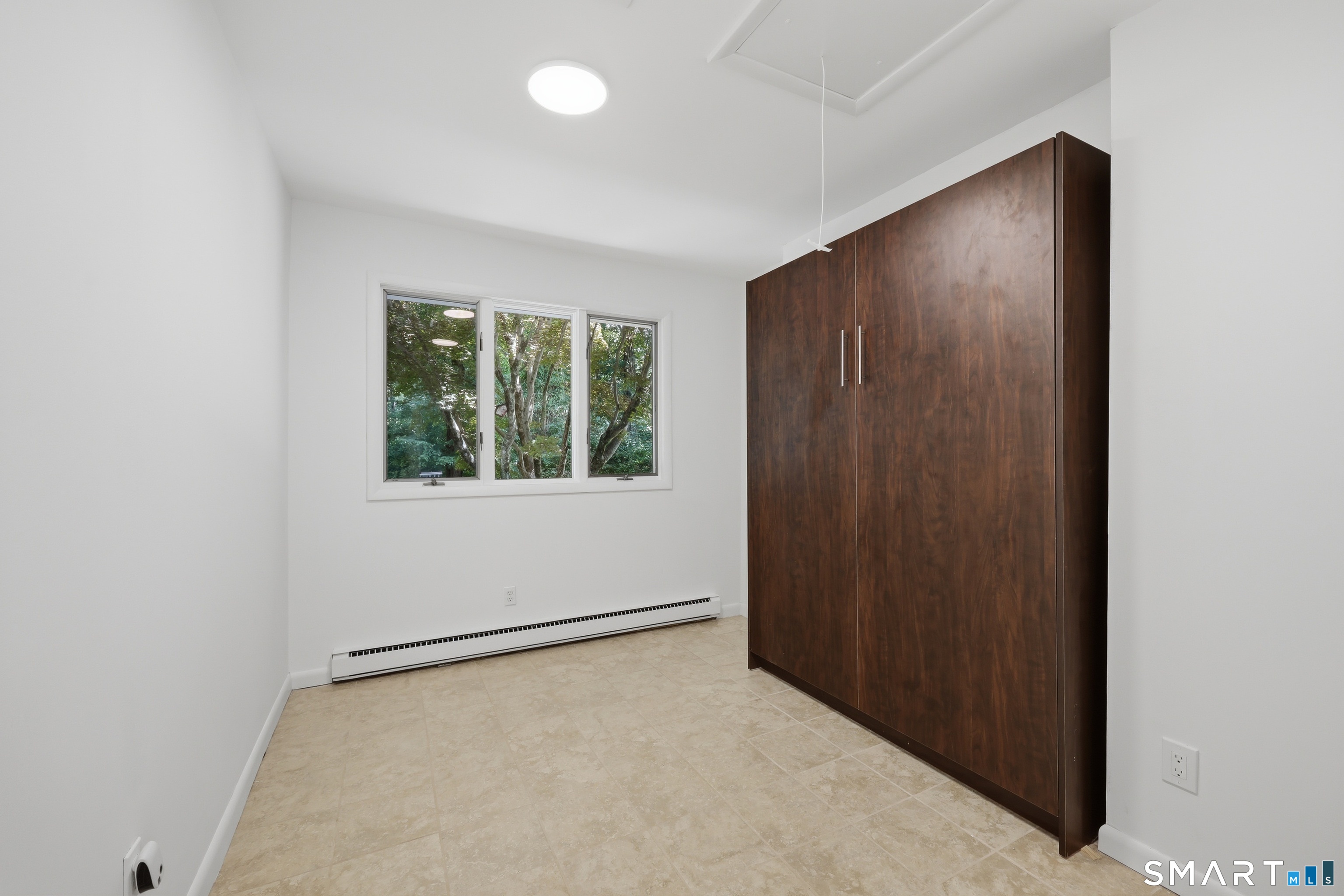207 Barncroft Road Stamford, CT 06902 - Photo 12 of 36