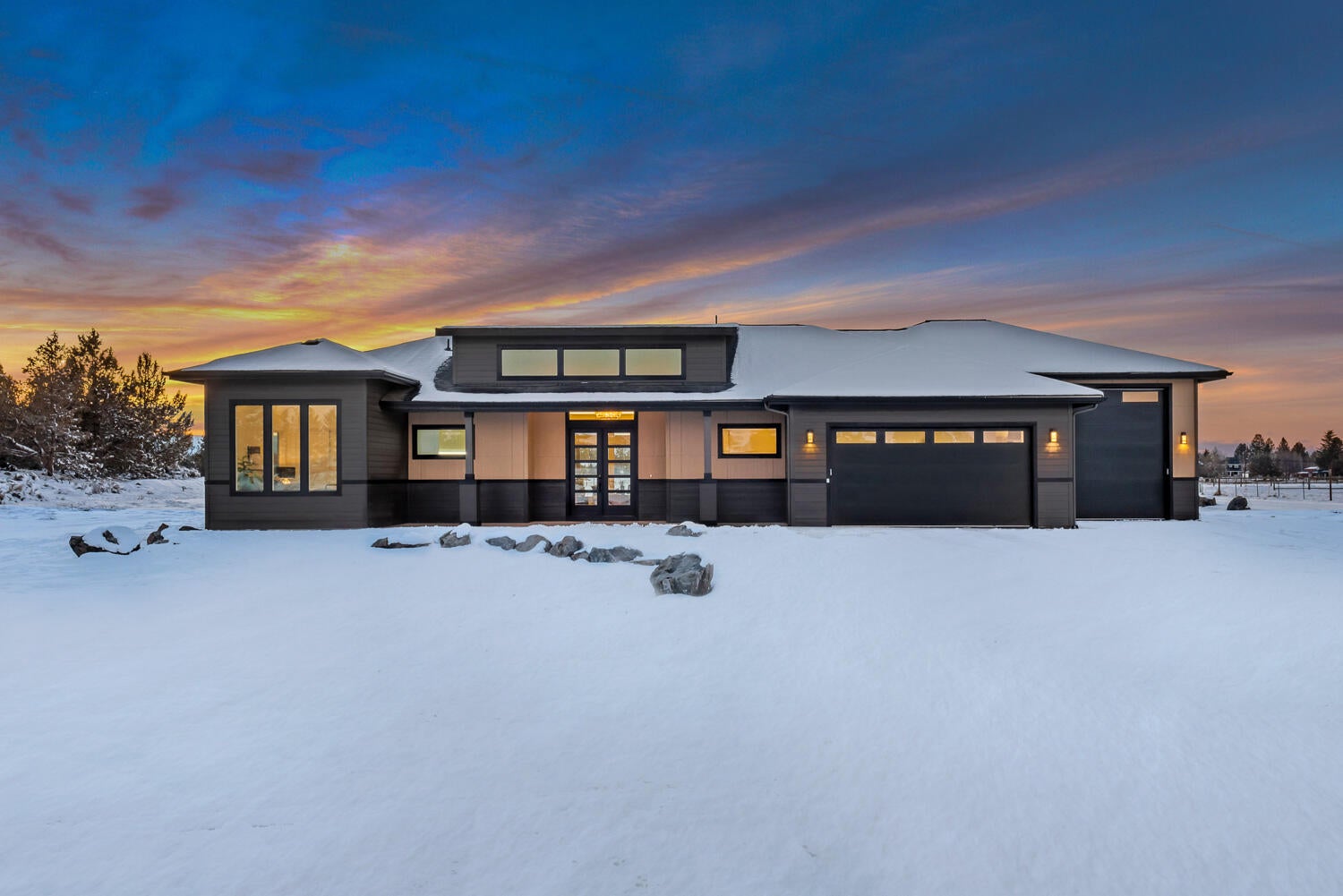 64790 Hunnell Road Bend, OR 97703 - Photo 49 of 50 Exterior - Front Twilight