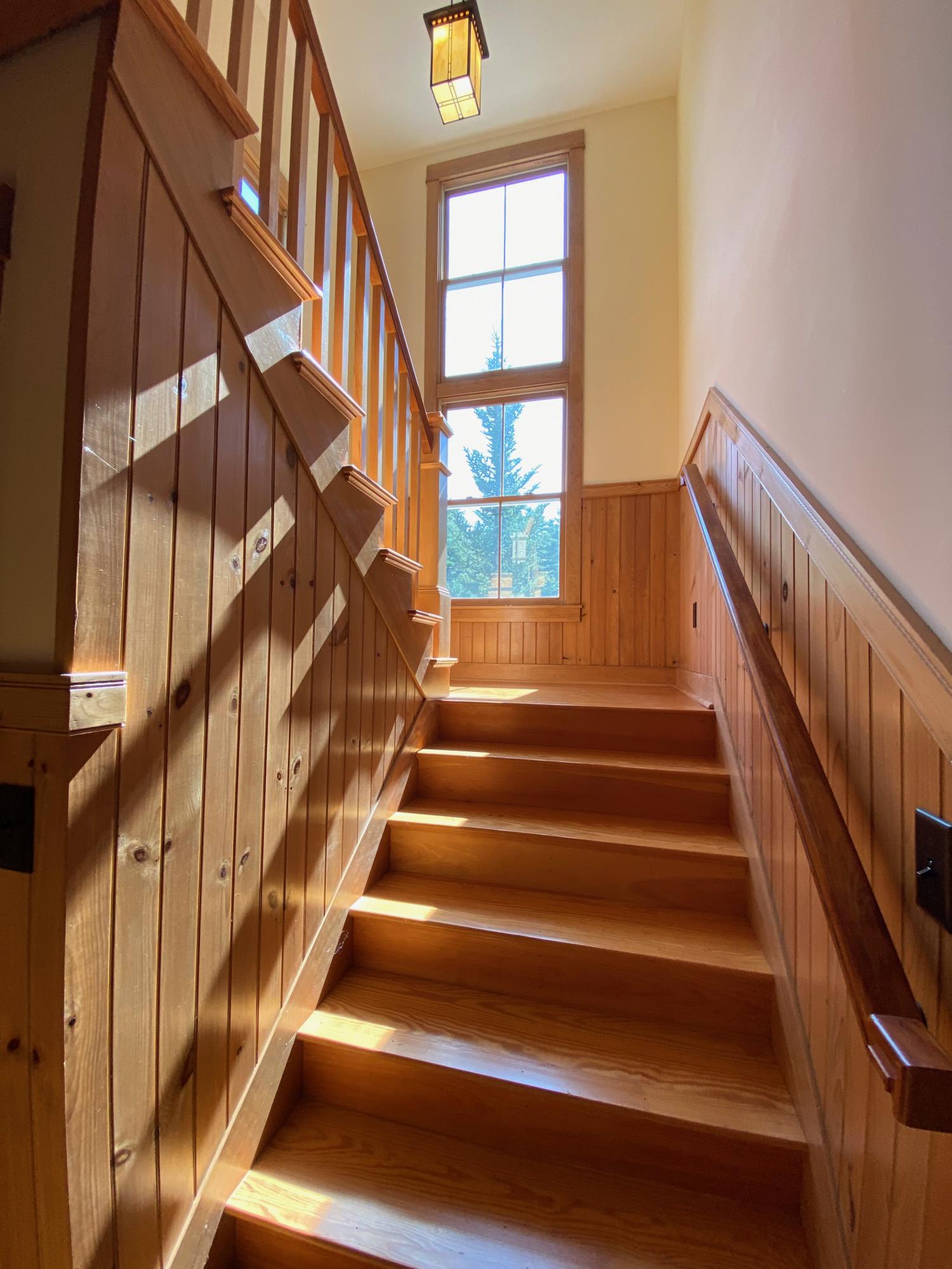 112 Windover Drive, Unit 8 Rome, ME 04963 - Photo 29 of 52 STAIRWELL