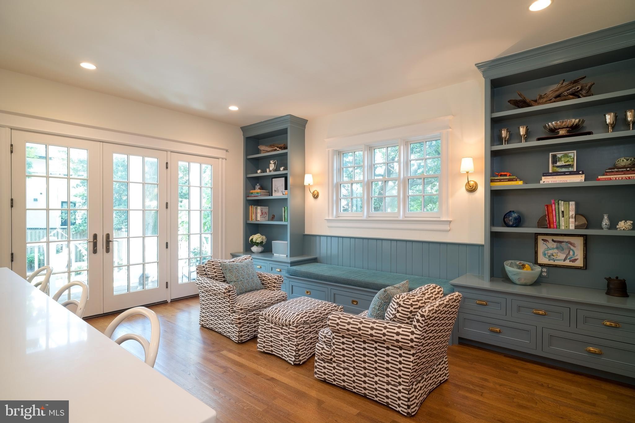 3812 Garfield Street Northwest Washington, DC 20007 - Photo 16 of 43 Additional seating area with built-ins