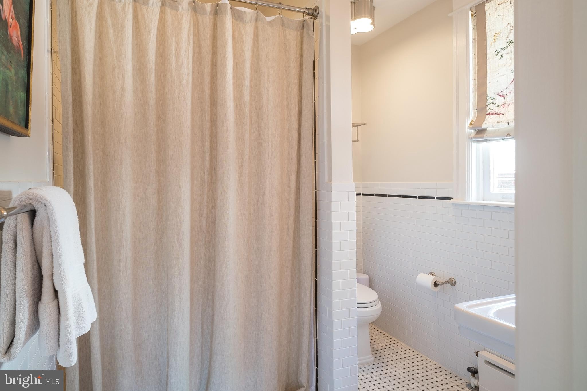 3812 Garfield Street Northwest Washington, DC 20007 - Photo 21 of 43 Ensuite master bath