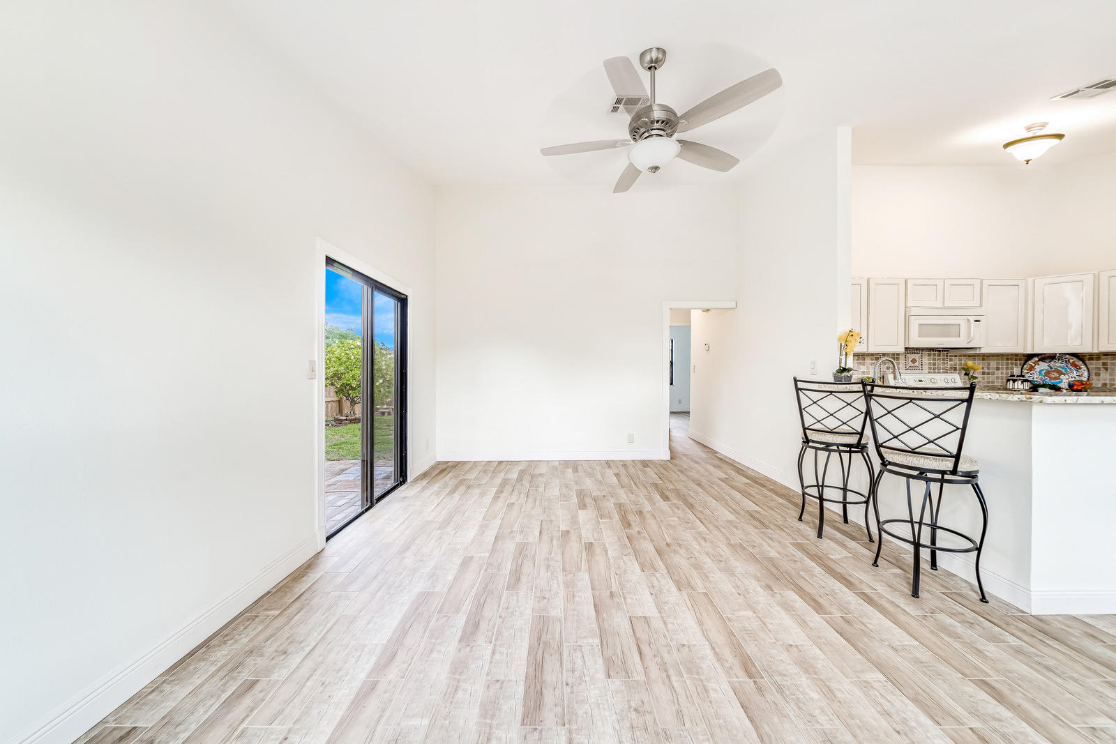 11130 Model Circle East Boca Raton, FL 33428 - Photo 13 of 75 10-Interior-19