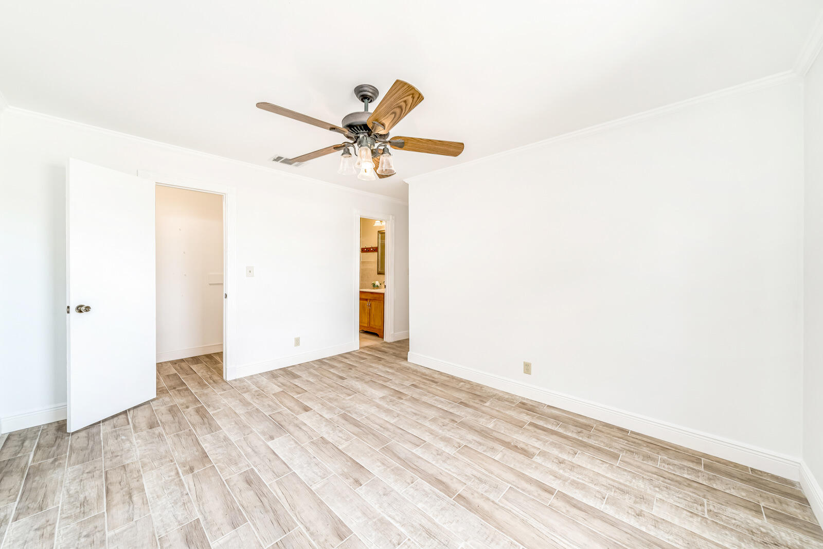 11130 Model Circle East Boca Raton, FL 33428 - Photo 36 of 75 32-Interior-4