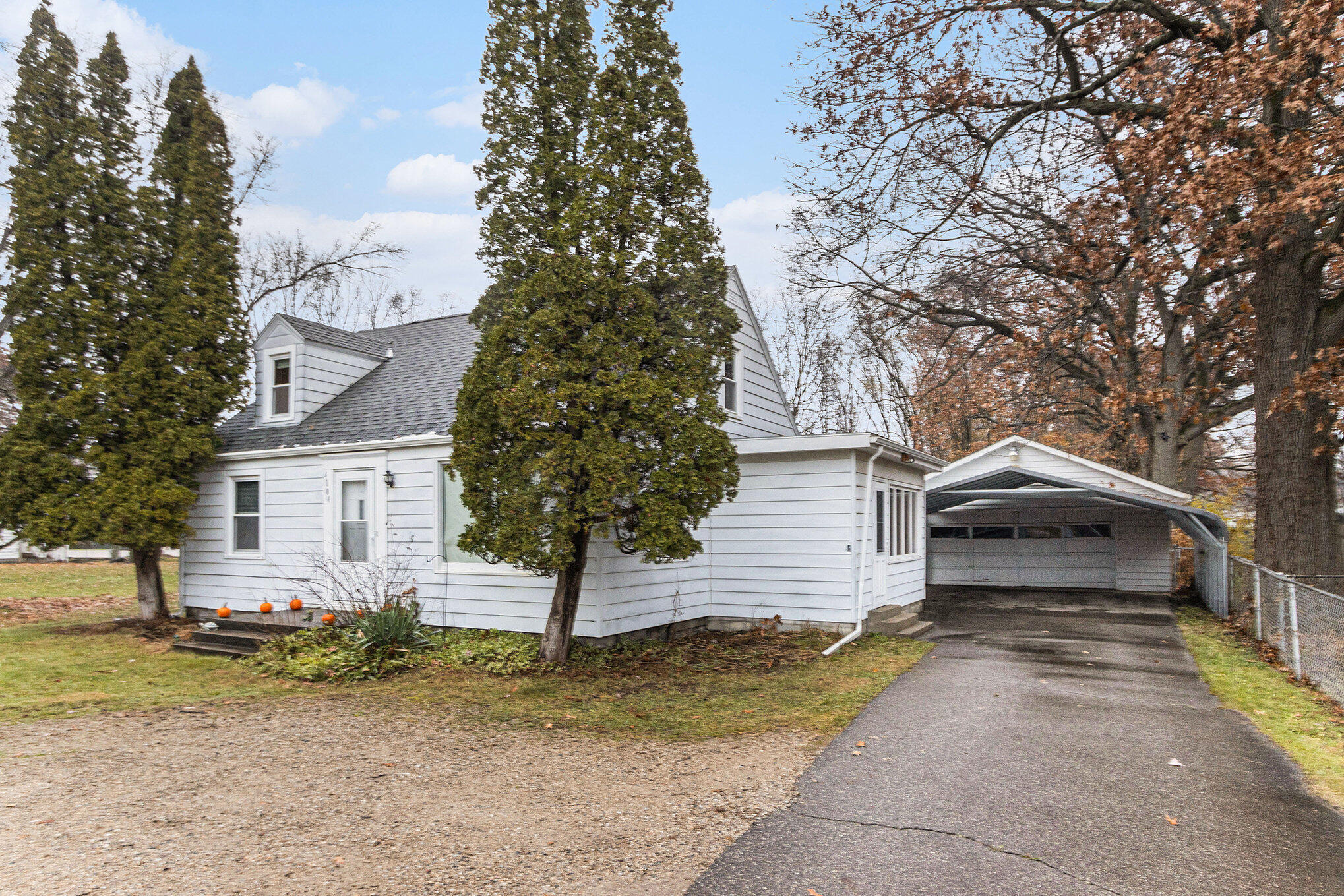 4104 Nazareth Road Kalamazoo, MI 49004 - Photo 1 of 24 002_4104nazareth_34_132