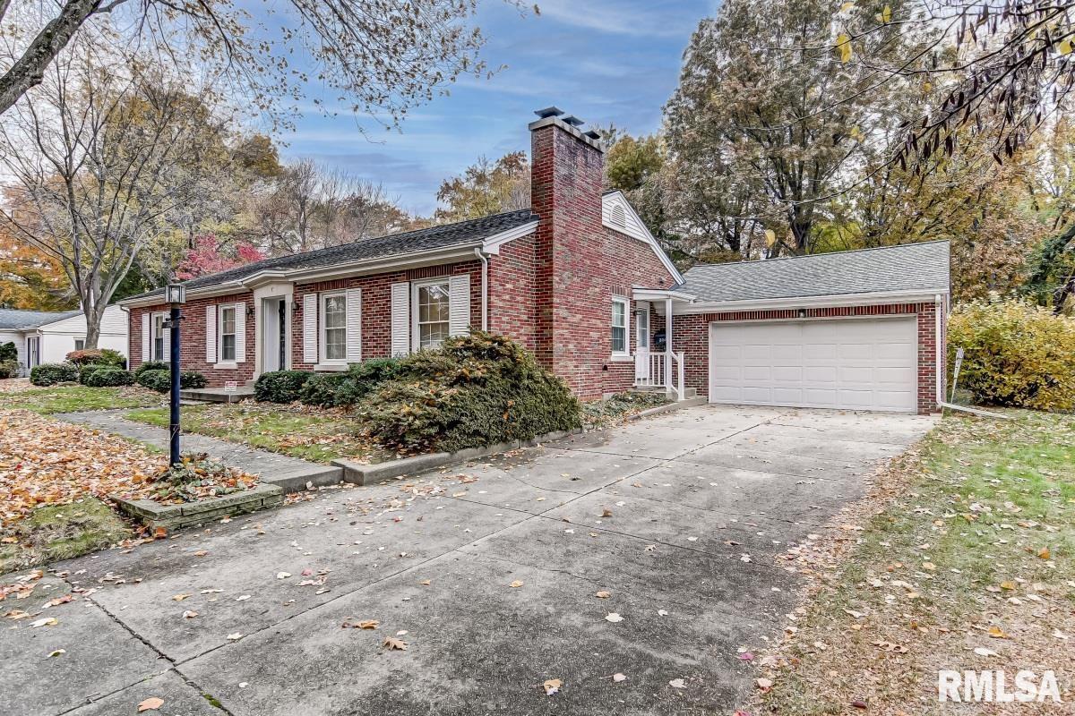 2043 Huntleigh Road Springfield, IL 62704 - Photo 2 of 40