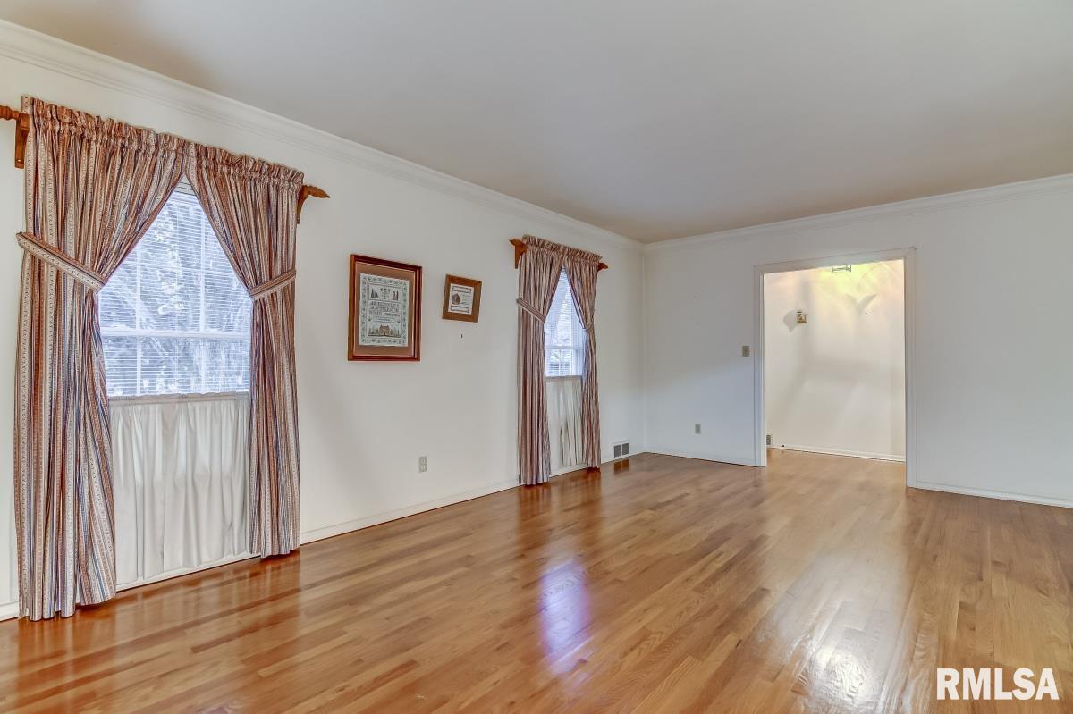 2043 Huntleigh Road Springfield, IL 62704 - Photo 4 of 40