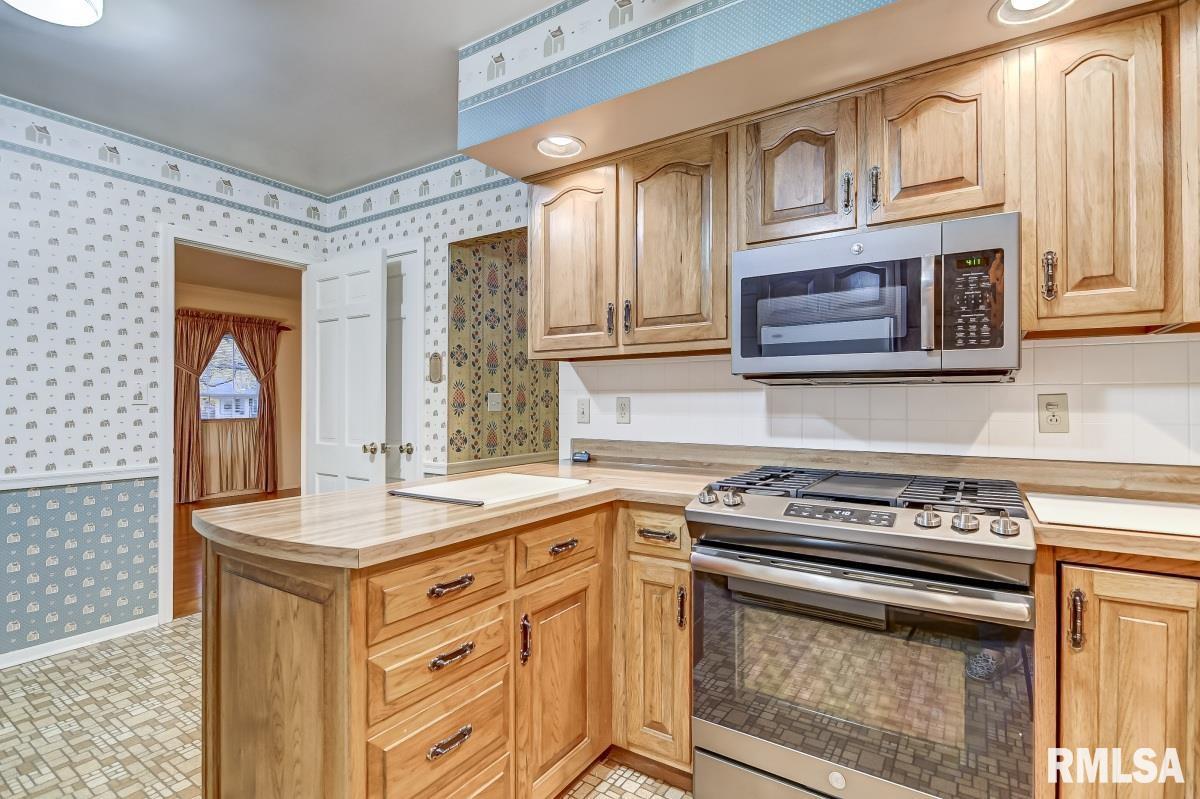 2043 Huntleigh Road Springfield, IL 62704 - Photo 10 of 40