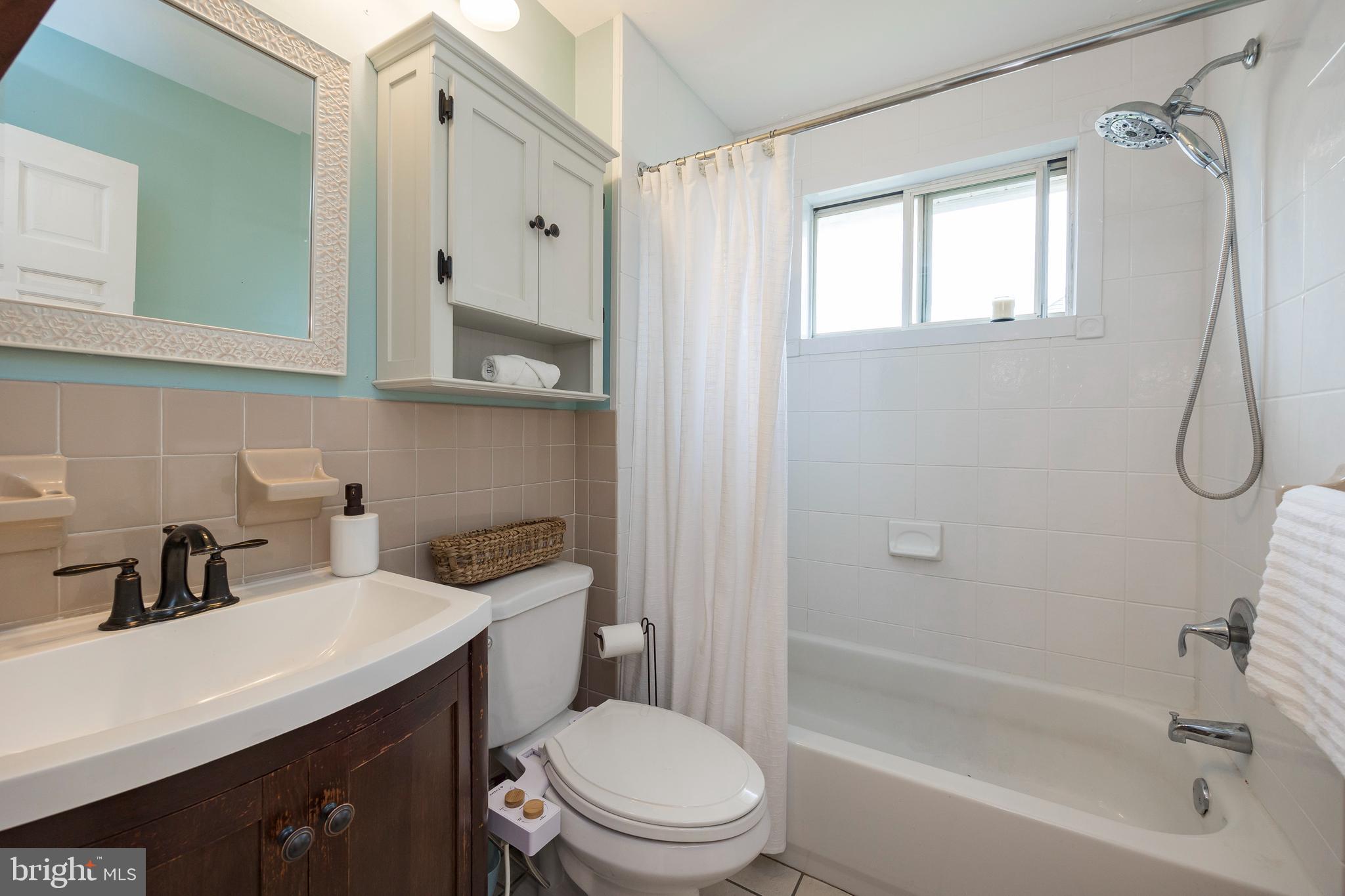 102 Cedar Road Wallingford, PA 19086 - Photo 20 of 34 Full Bath