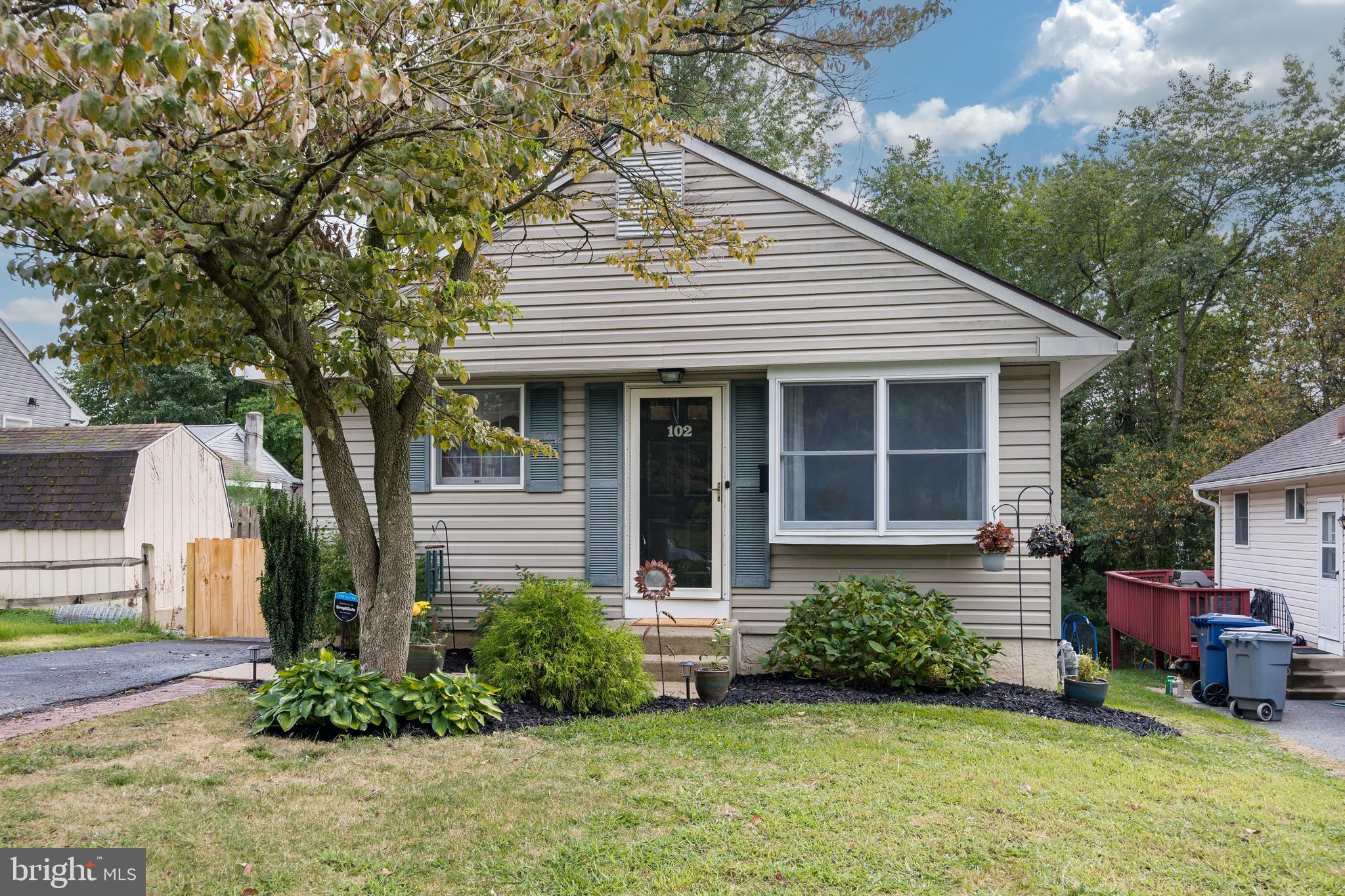 102 Cedar Road Wallingford, PA 19086 - Photo 2 of 34