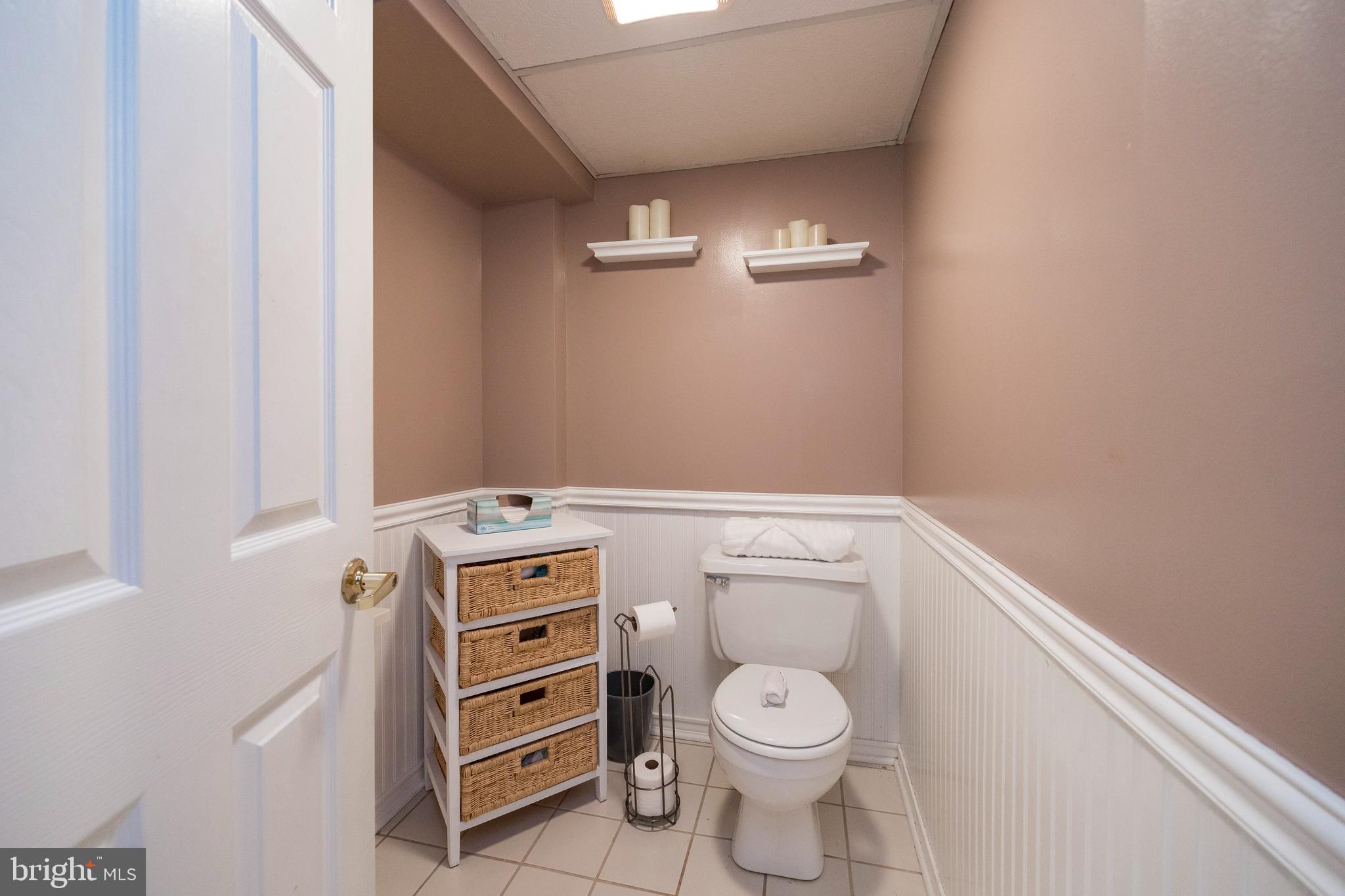 102 Cedar Road Wallingford, PA 19086 - Photo 27 of 34 Powder Room