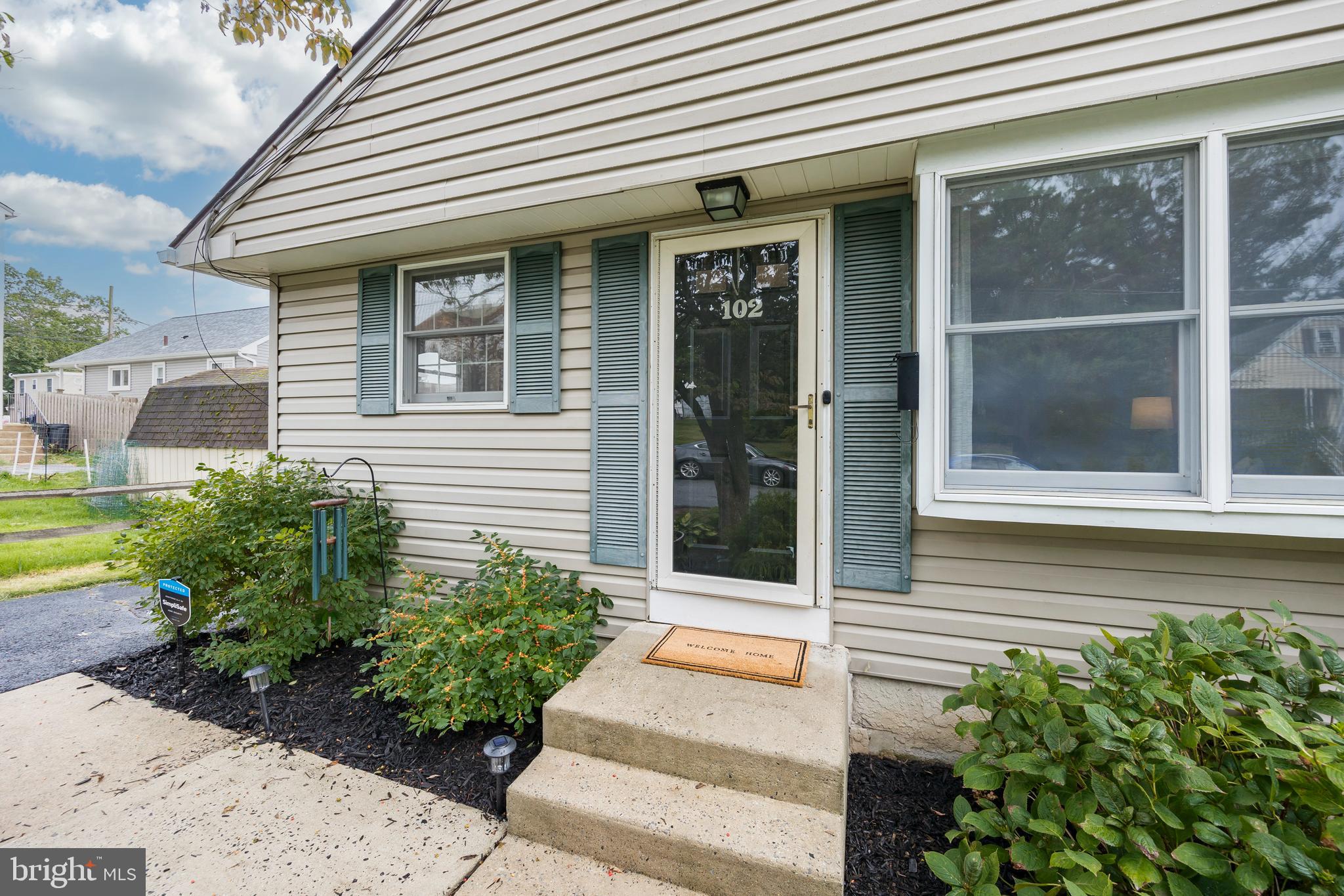 102 Cedar Road Wallingford, PA 19086 - Photo 4 of 34