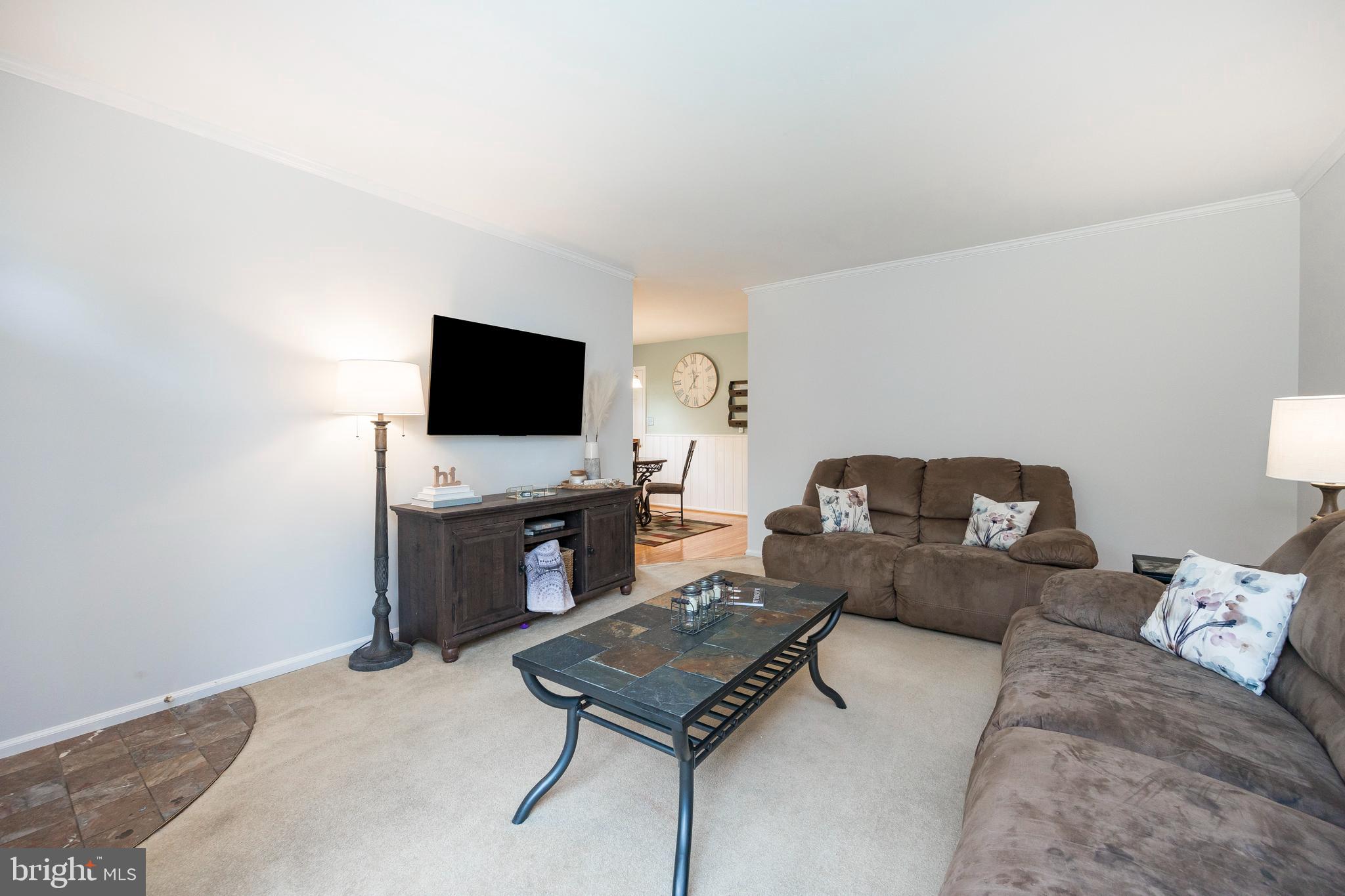 102 Cedar Road Wallingford, PA 19086 - Photo 8 of 34 Living Room