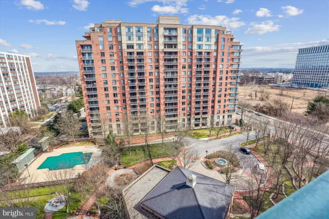 $2,700 | 11700 Old Georgetown Road, Unit 1009, Rockville, MD 20852